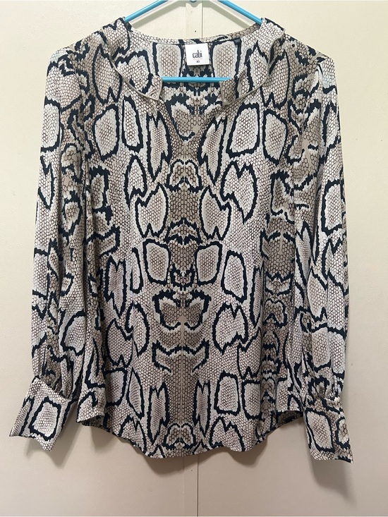 CAbi Tops - CAbi Snake-Print Long Sleeve Blouse in Beige and Black